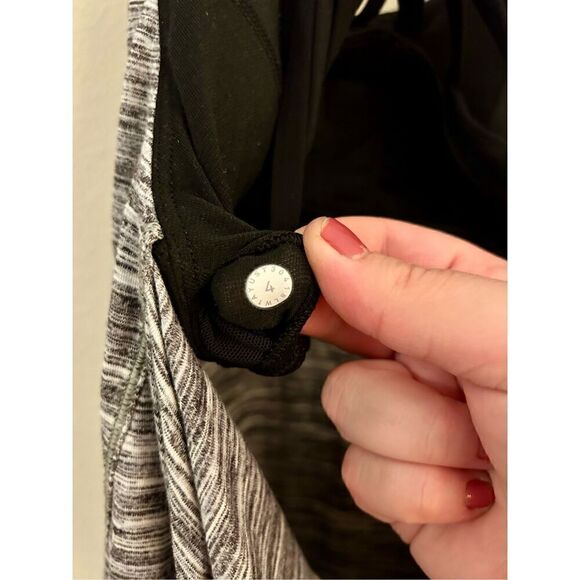 NWOT Lululemon Moment To Movement 2-In-1 Tank Size 4 - Picture 7 of 7